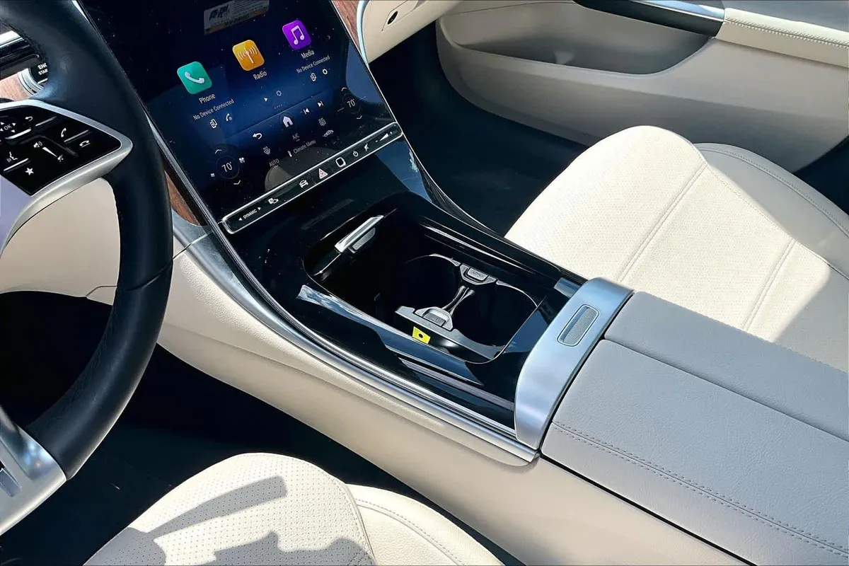 2025 Mercedes-Benz C 300 C 300 thumbnail 17