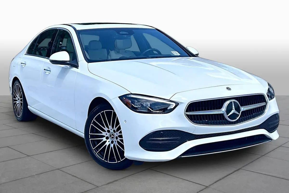 2025 Mercedes-Benz C 300 C 300 thumbnail 3