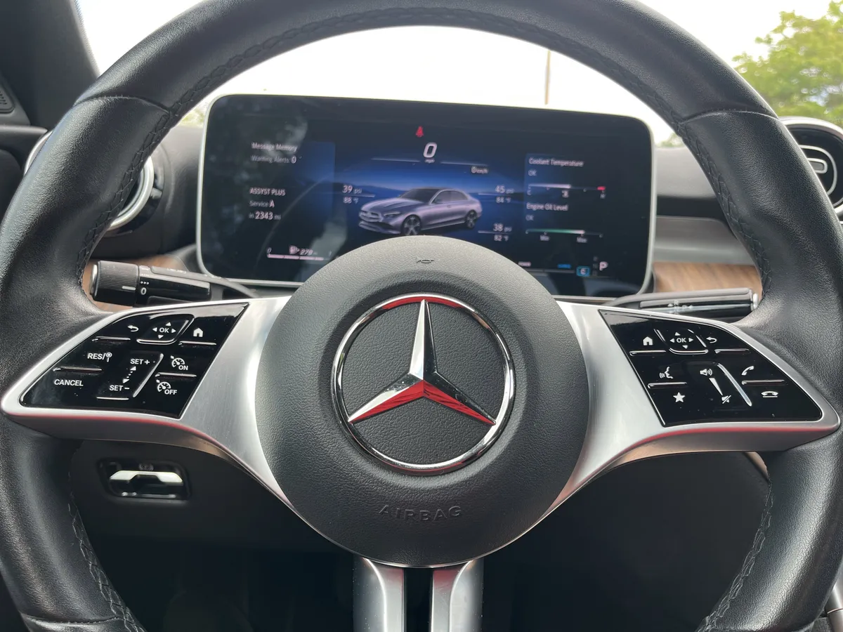 2025 Mercedes-Benz C-Class C 300 thumbnail 9