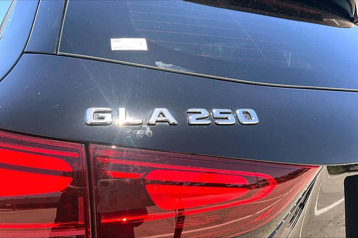 2025 Mercedes-Benz GLA 250 GLA 250 thumbnail 10