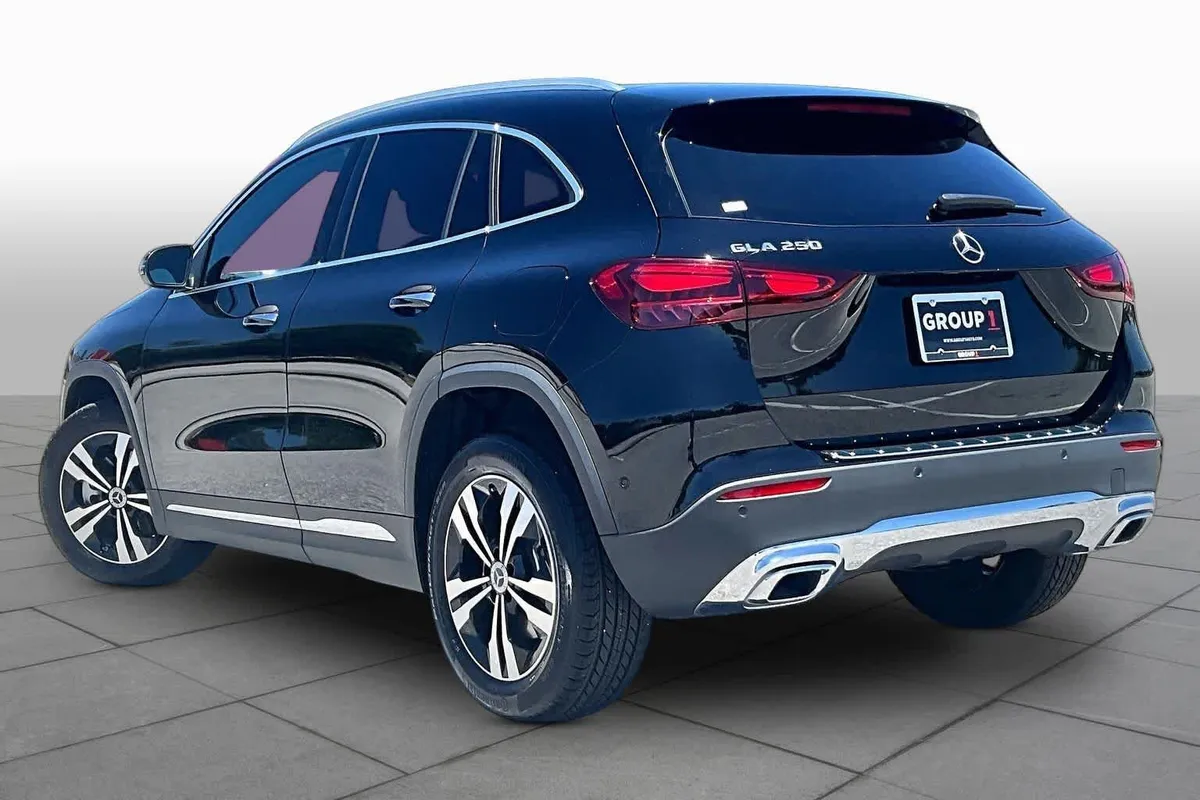 2025 Mercedes-Benz GLA 250 GLA 250 thumbnail 12