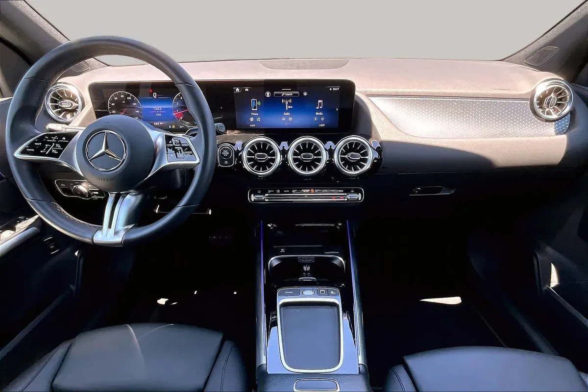2025 Mercedes-Benz GLA 250 GLA 250 thumbnail 16