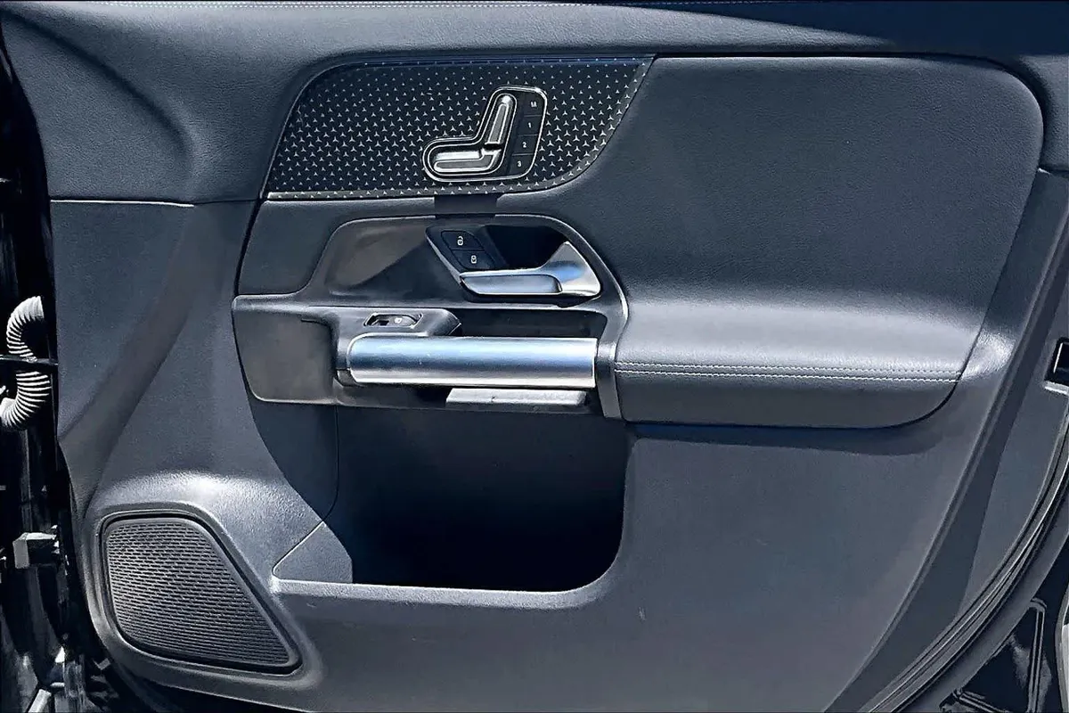 2025 Mercedes-Benz GLA 250 GLA 250 thumbnail 23