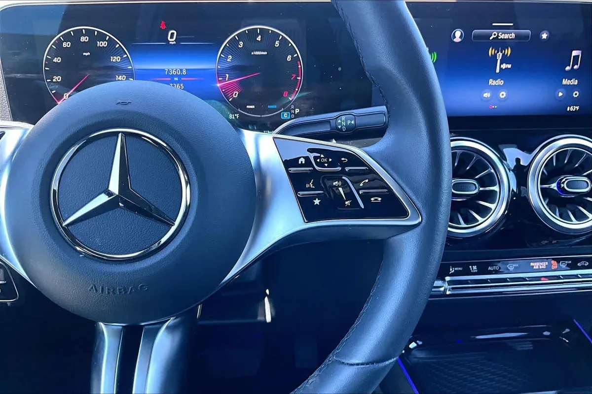 2025 Mercedes-Benz GLA 250 GLA 250 thumbnail 25