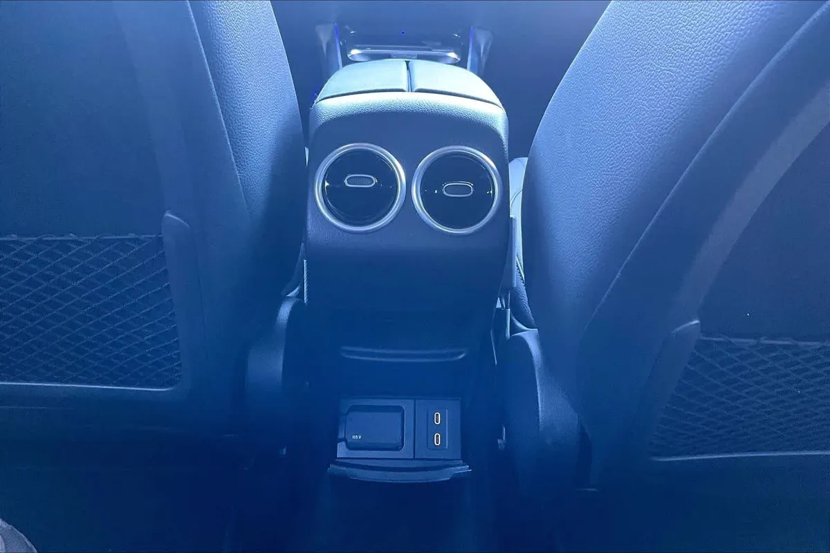2025 Mercedes-Benz GLA 250 GLA 250 thumbnail 34