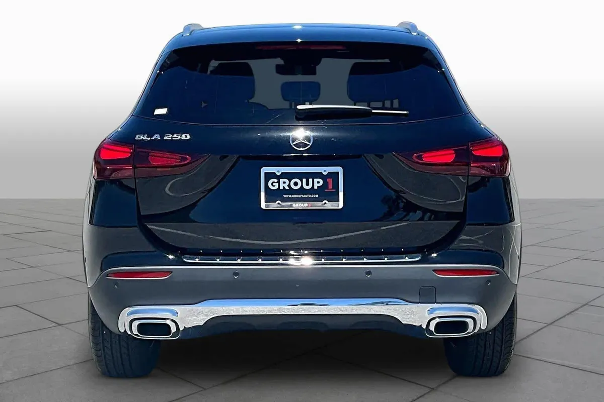 2025 Mercedes-Benz GLA 250 GLA 250 thumbnail 5