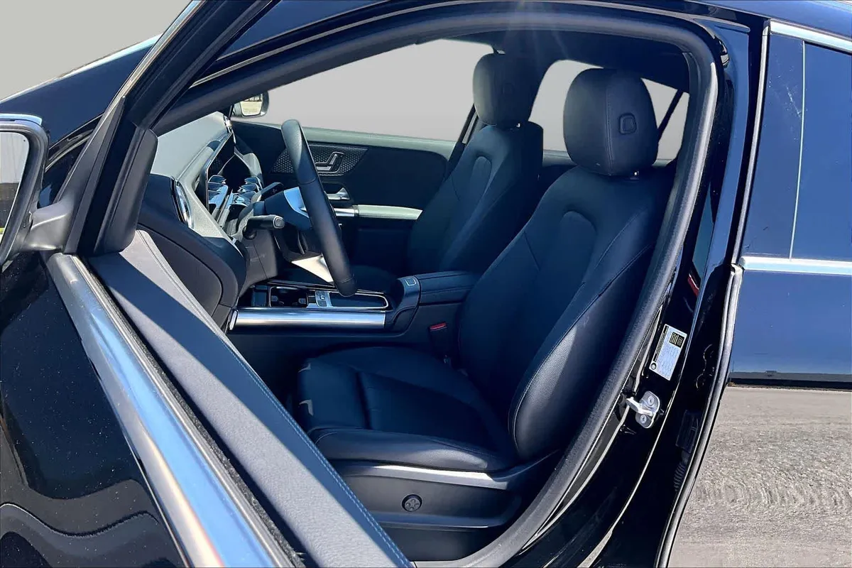2025 Mercedes-Benz GLA 250 GLA 250 thumbnail 8