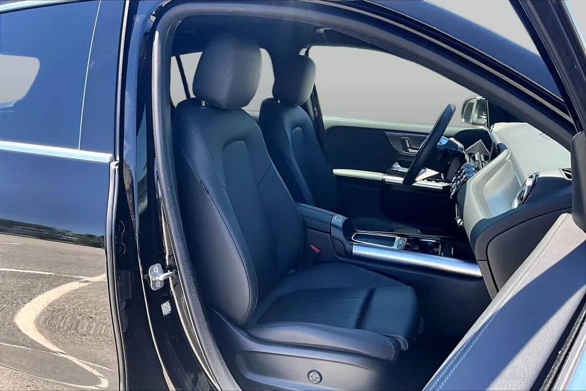 2025 Mercedes-Benz GLA 250 GLA 250 thumbnail 9