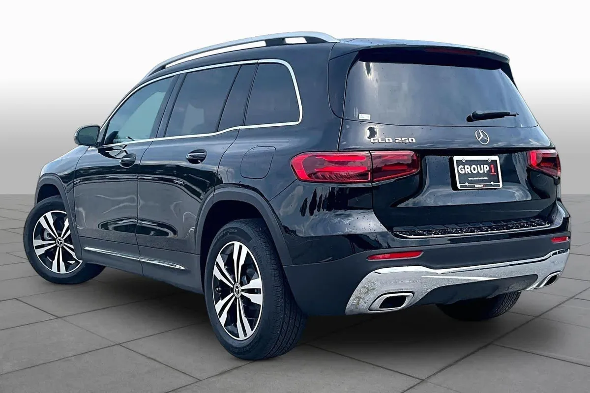 2025 Mercedes-Benz GLB 250 GLB 250 thumbnail 12