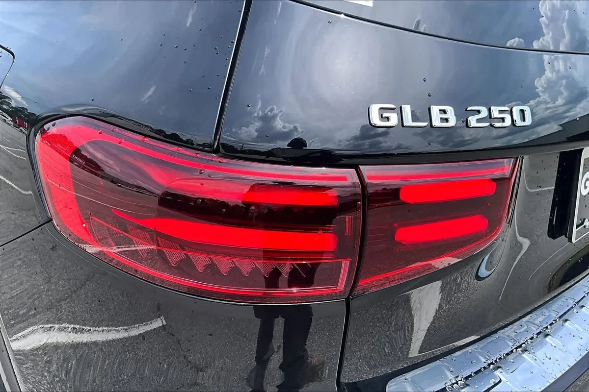 2025 Mercedes-Benz GLB 250 GLB 250 thumbnail 29