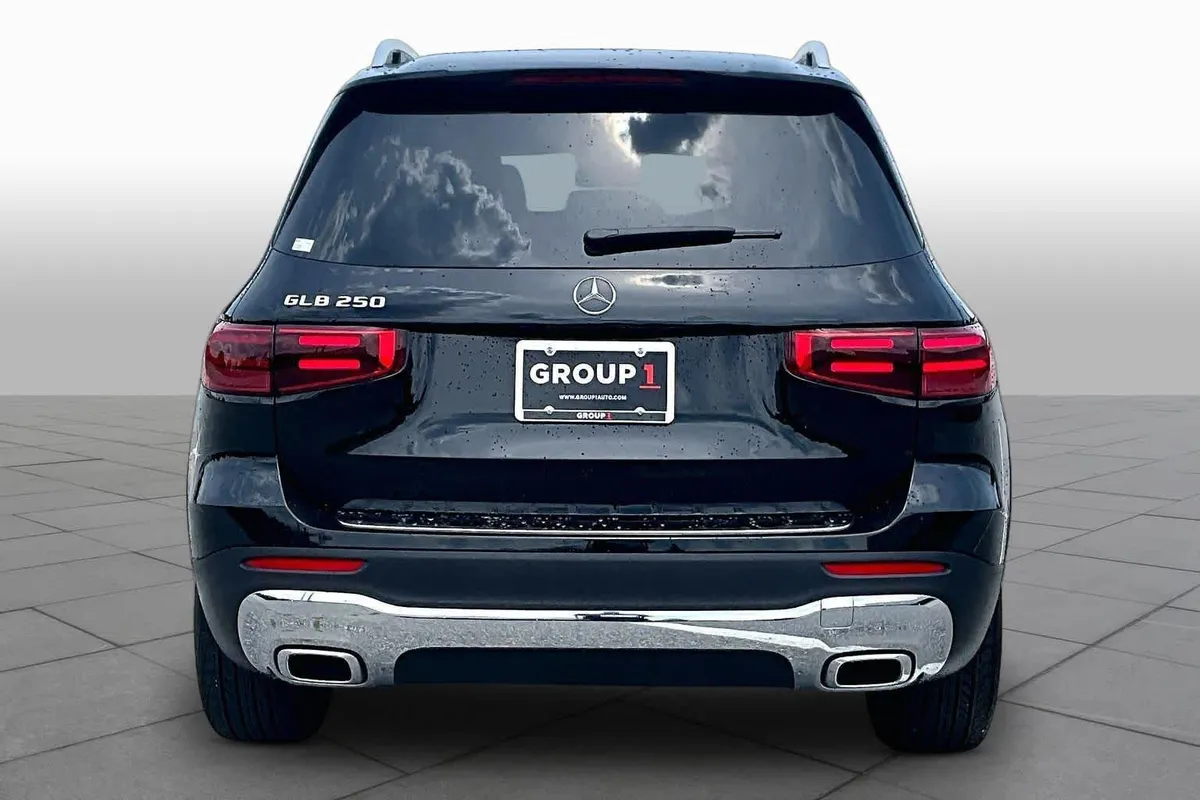2025 Mercedes-Benz GLB 250 GLB 250 thumbnail 5