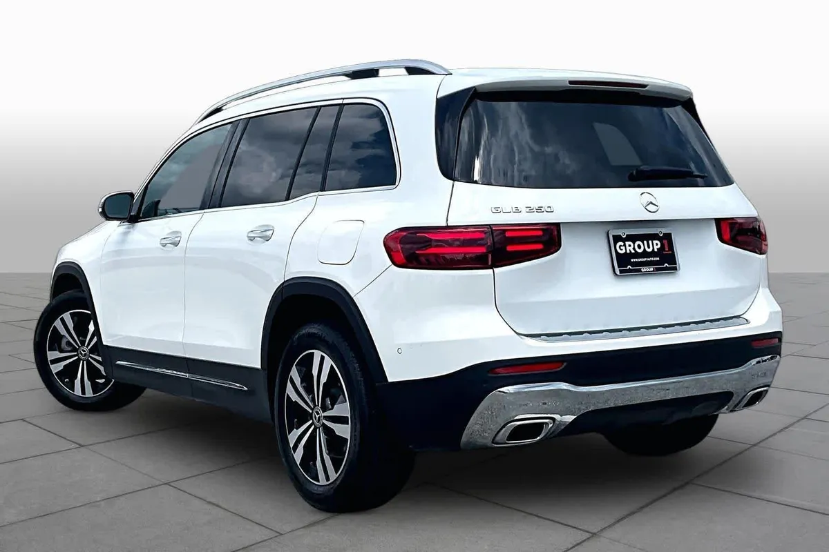2025 Mercedes-Benz GLB 250 GLB 250 thumbnail 12