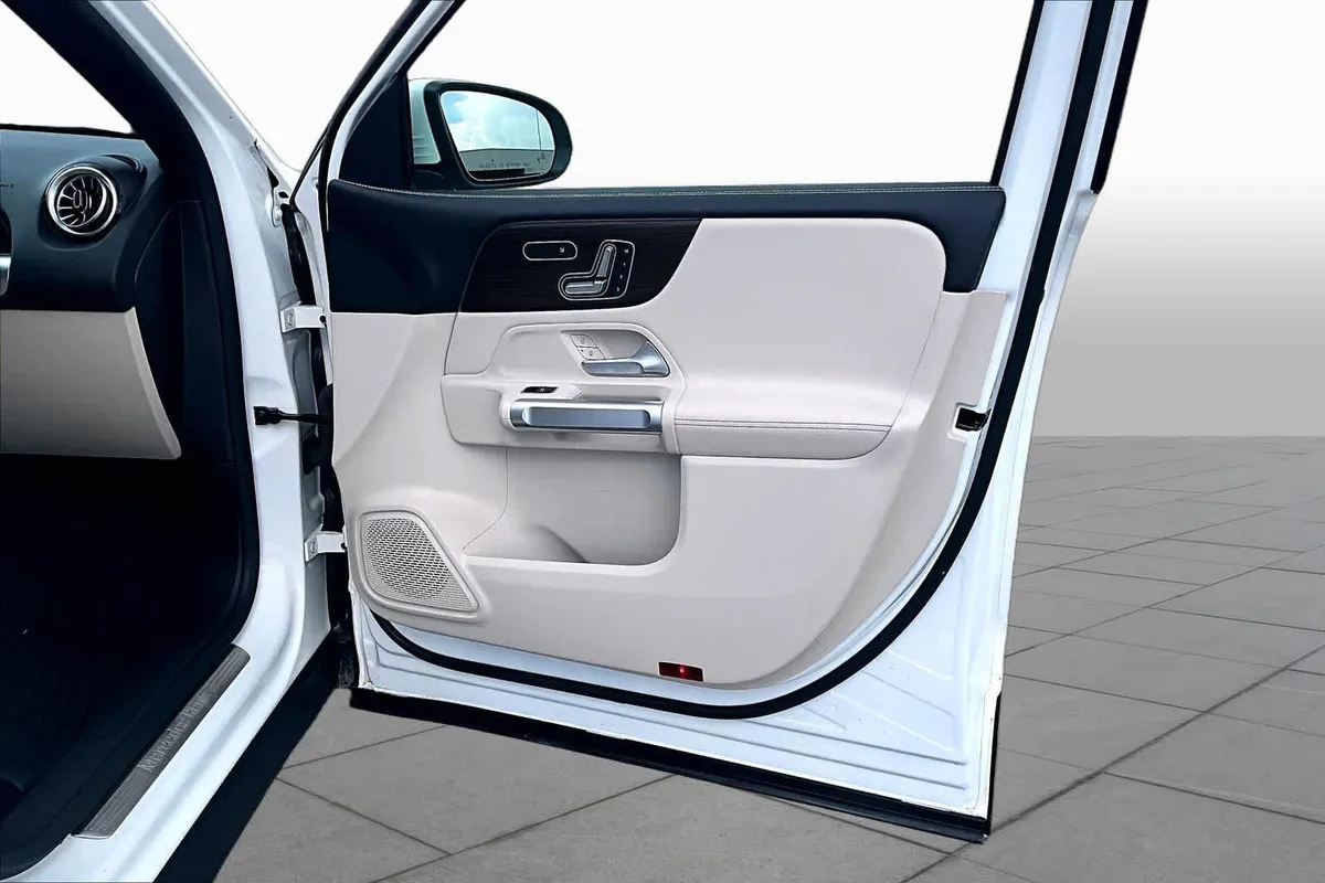 2025 Mercedes-Benz GLB 250 GLB 250 thumbnail 23