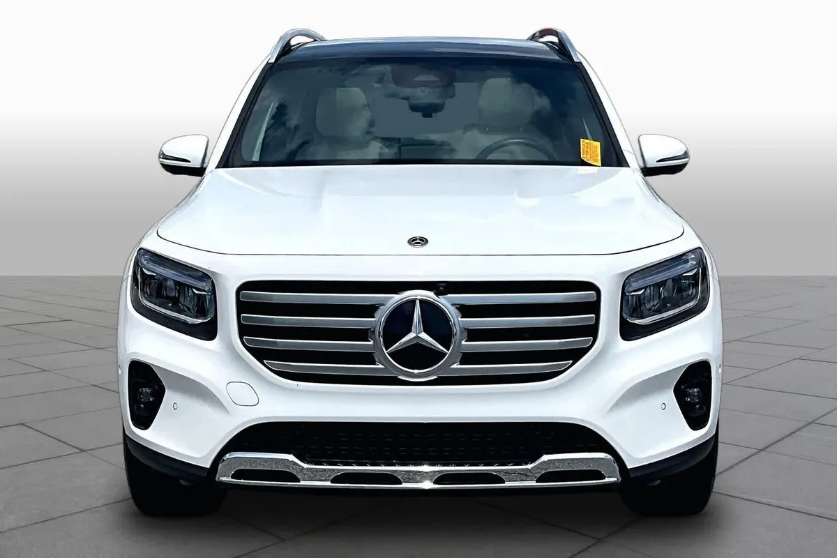 2025 Mercedes-Benz GLB 250 GLB 250 thumbnail 4