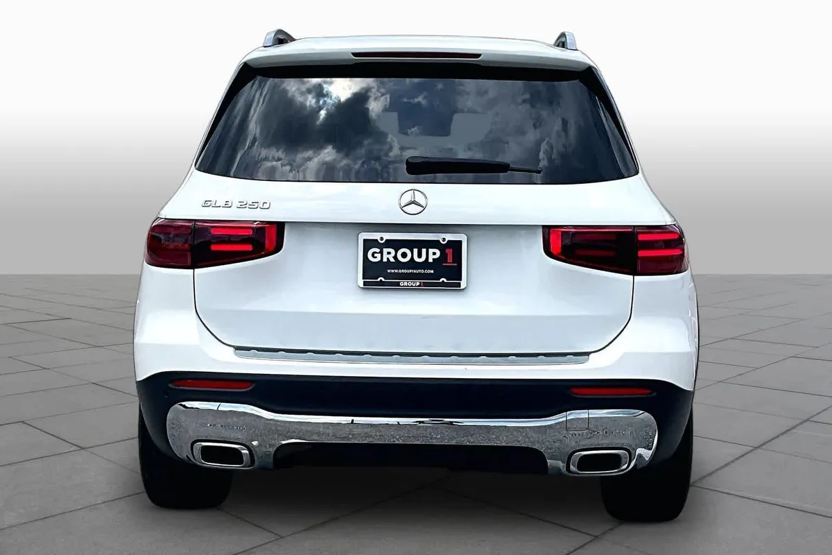 2025 Mercedes-Benz GLB 250 GLB 250 thumbnail 5