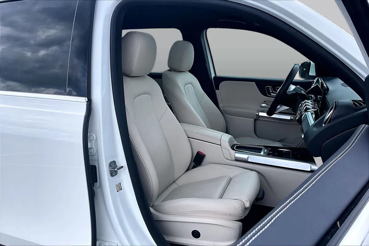 2025 Mercedes-Benz GLB 250 GLB 250 thumbnail 9