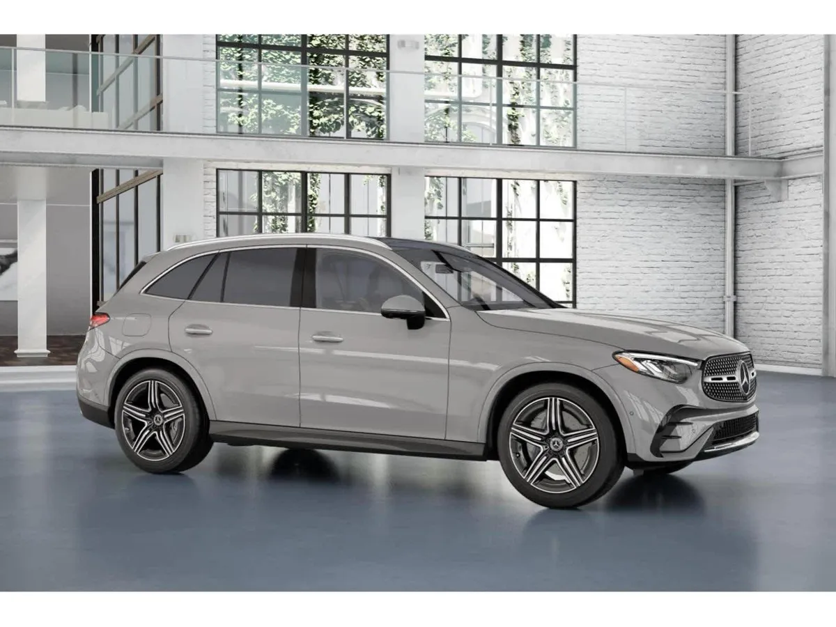 2025 Mercedes-Benz GLC 300 GLC 300 thumbnail 13