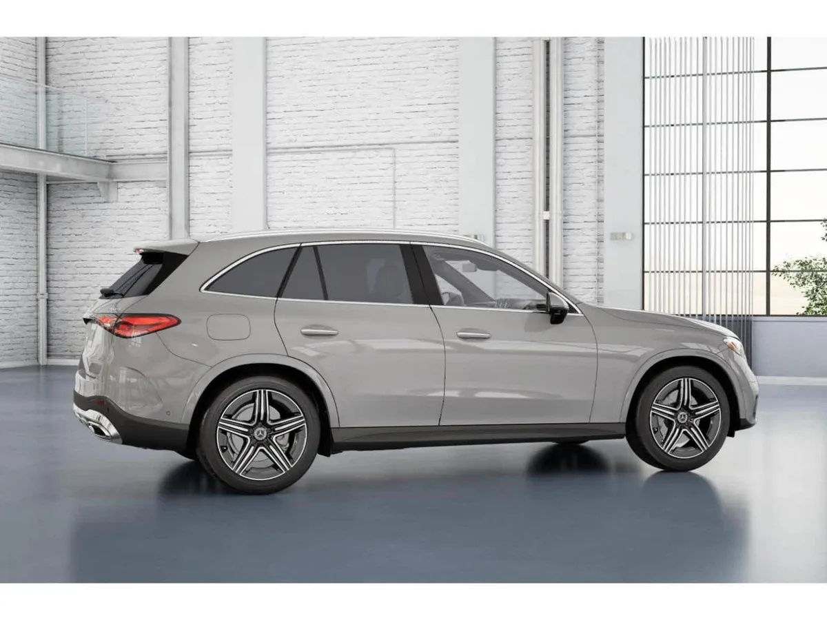 2025 Mercedes-Benz GLC 300 GLC 300 thumbnail 17