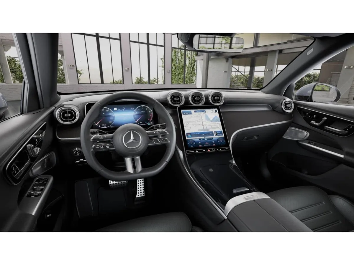 2025 Mercedes-Benz GLC 300 GLC 300 thumbnail 3