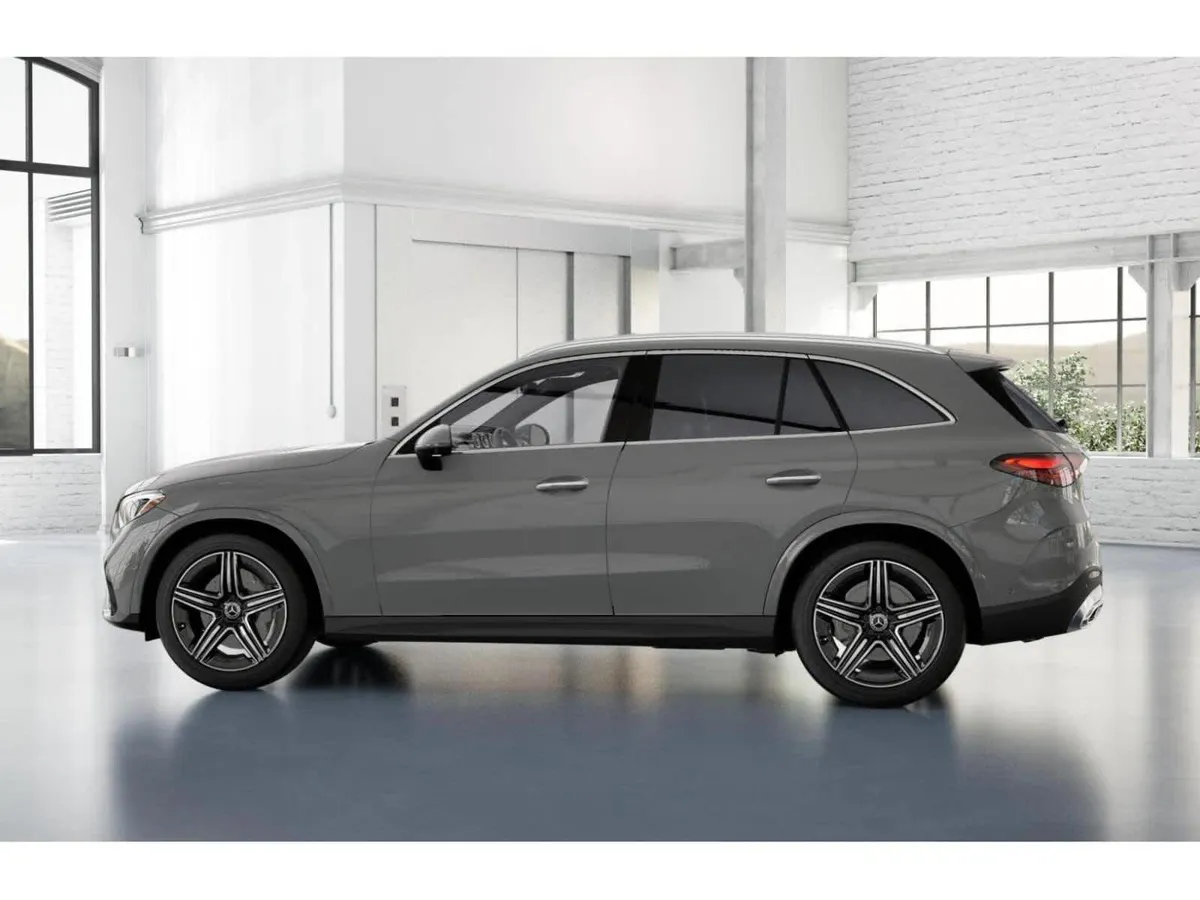 2025 Mercedes-Benz GLC 300 GLC 300 thumbnail 32