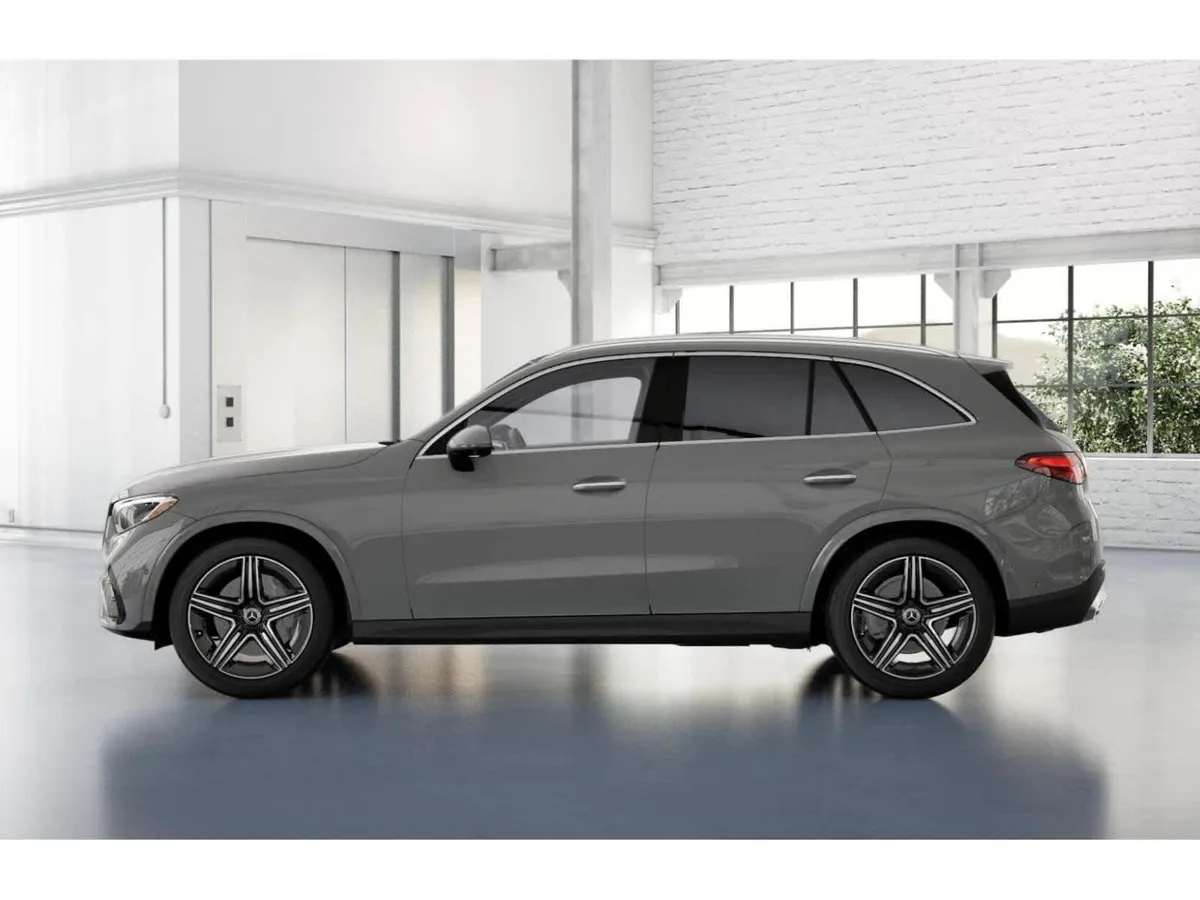 2025 Mercedes-Benz GLC 300 GLC 300 thumbnail 33