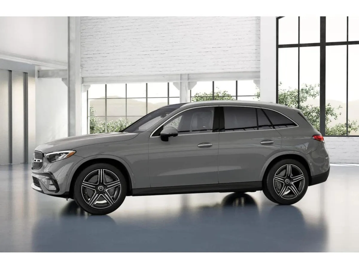 2025 Mercedes-Benz GLC 300 GLC 300 thumbnail 35