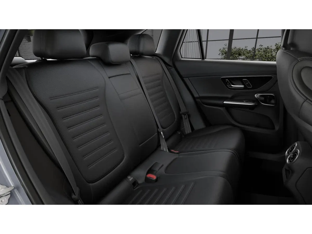 2025 Mercedes-Benz GLC 300 GLC 300 thumbnail 5