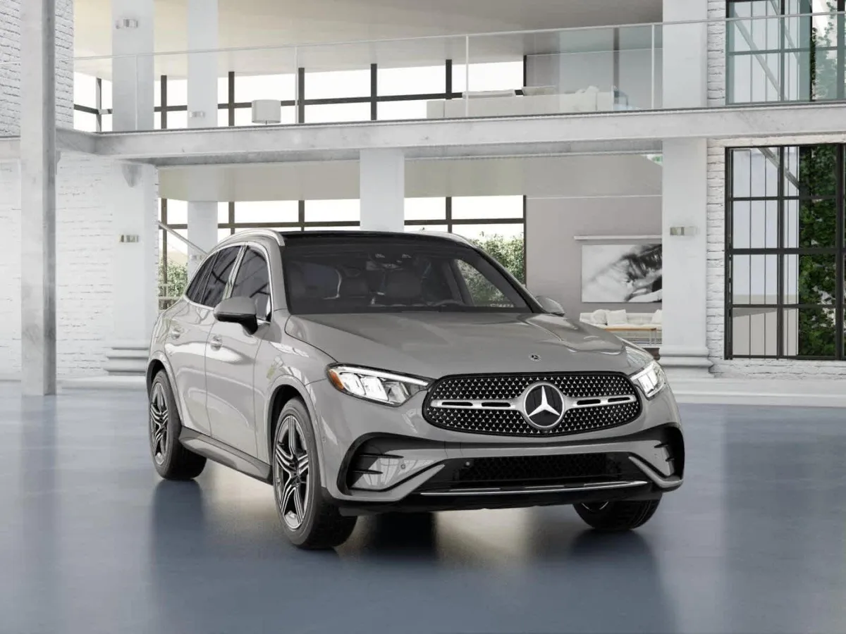 2025 Mercedes-Benz GLC 300 GLC 300 thumbnail 9