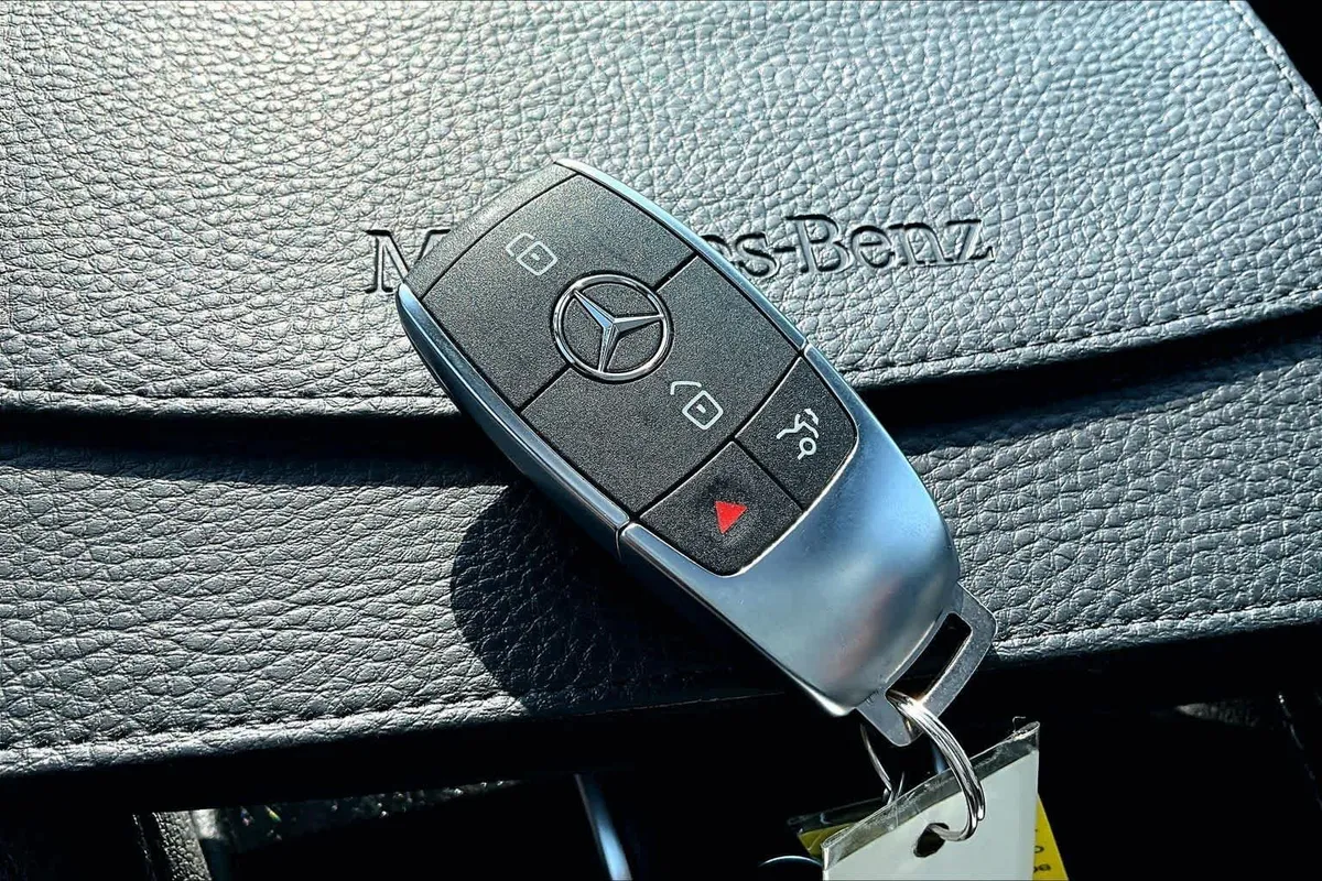 2025 Mercedes-Benz GLE 450e GLE 450e thumbnail 15