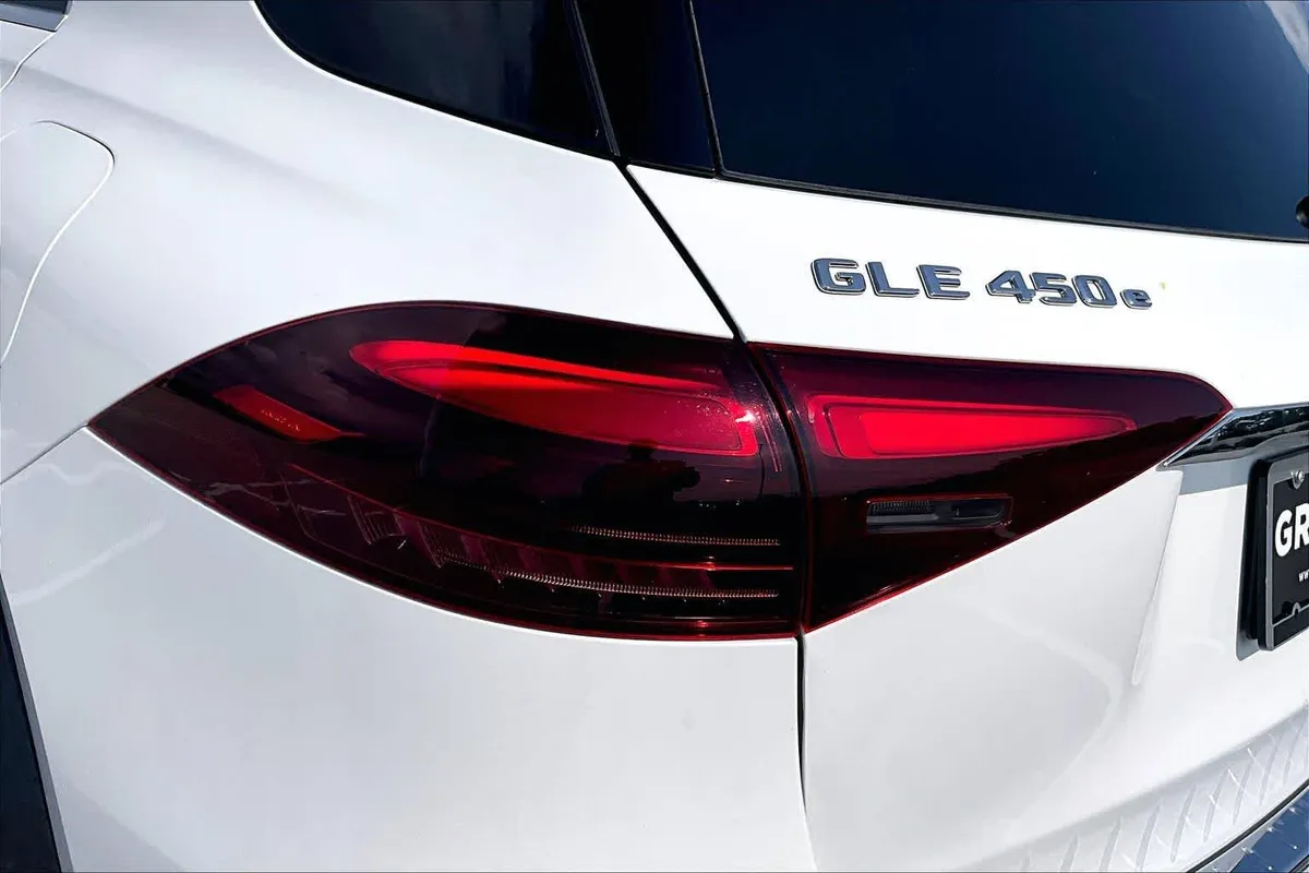 2025 Mercedes-Benz GLE 450e GLE 450e thumbnail 29