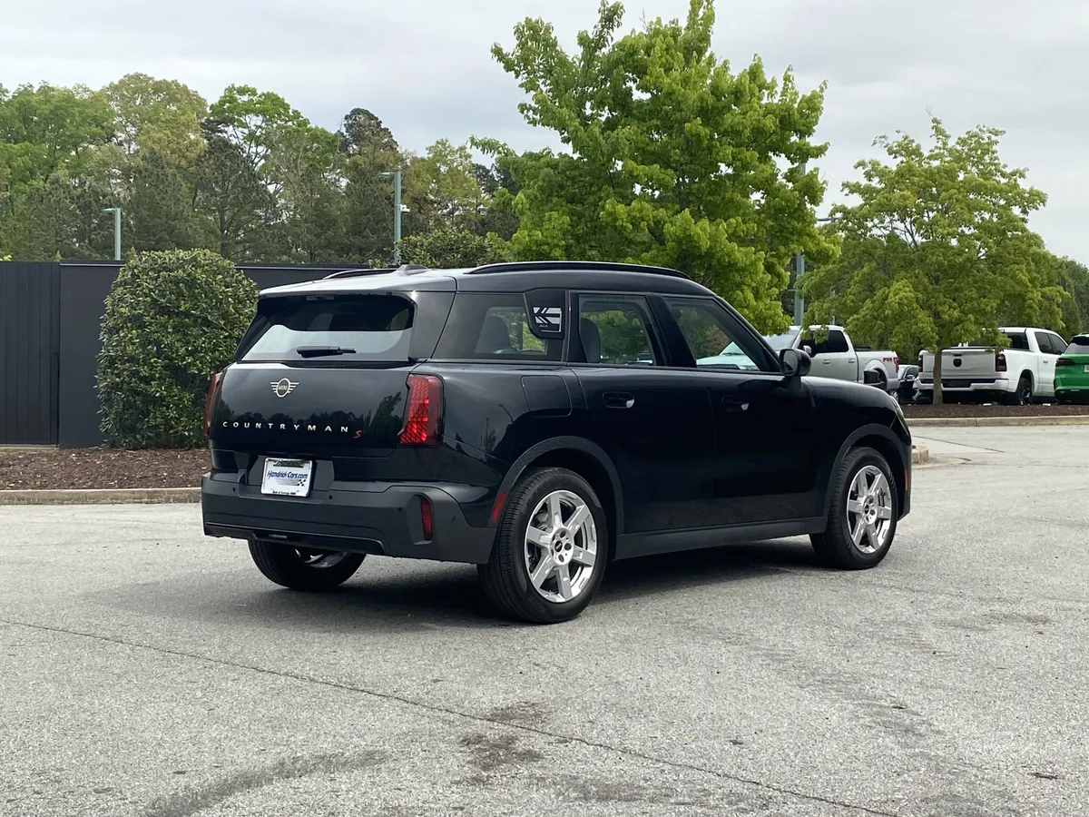2025 MINI Countryman S thumbnail 2