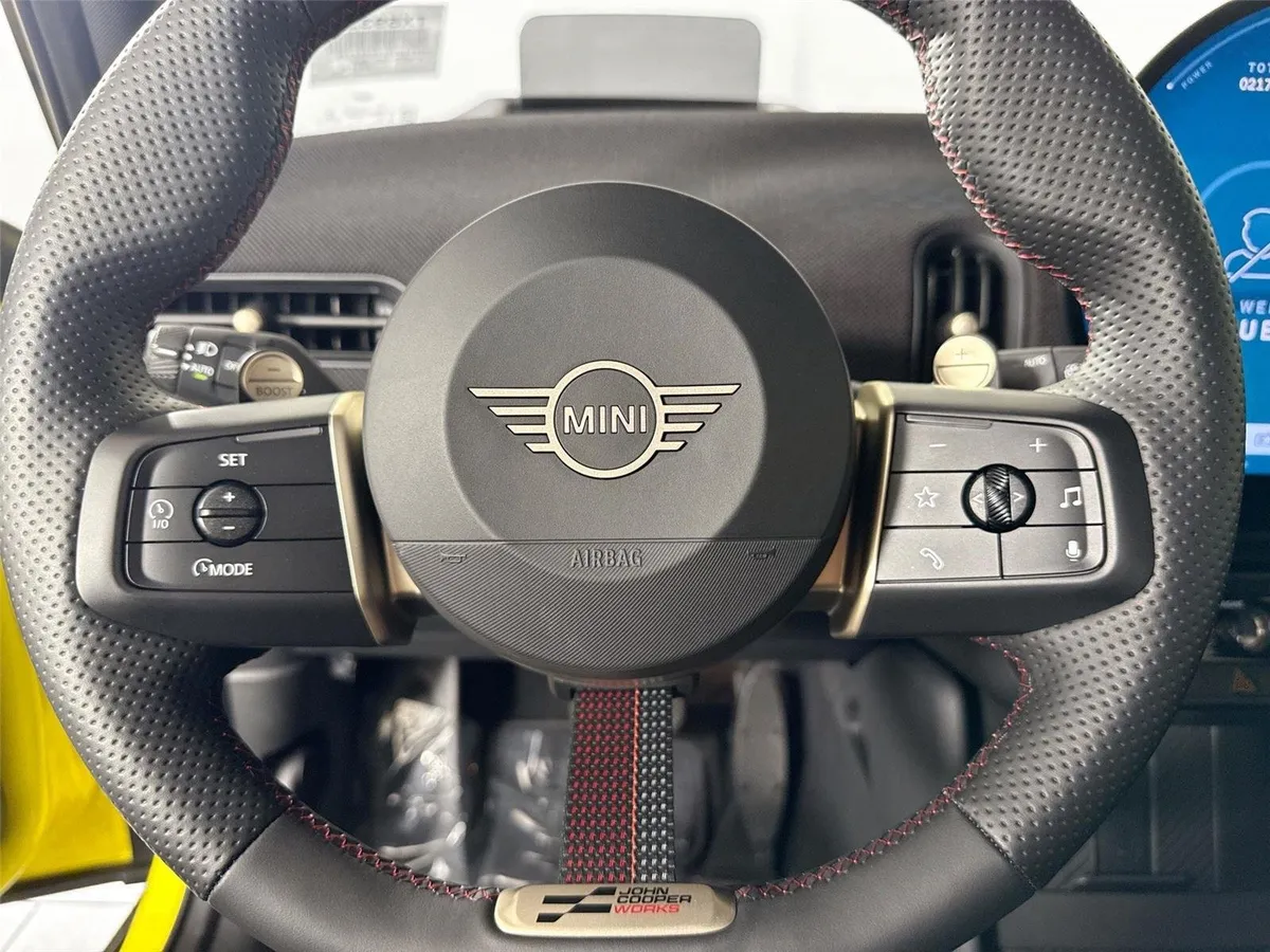 2025 MINI Hardtop 4 Door Cooper S thumbnail 17