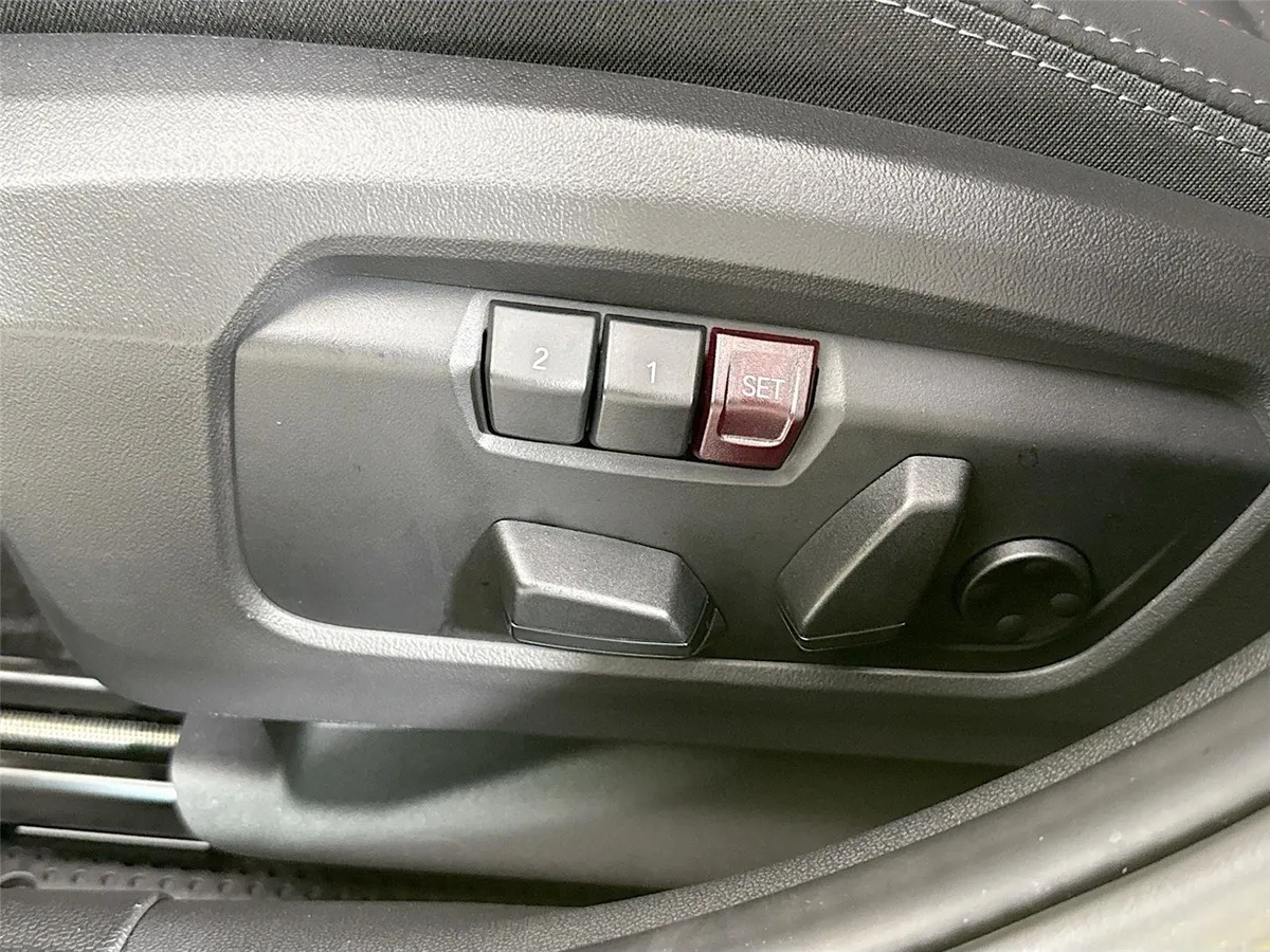 2025 MINI Hardtop 4 Door Cooper S thumbnail 27