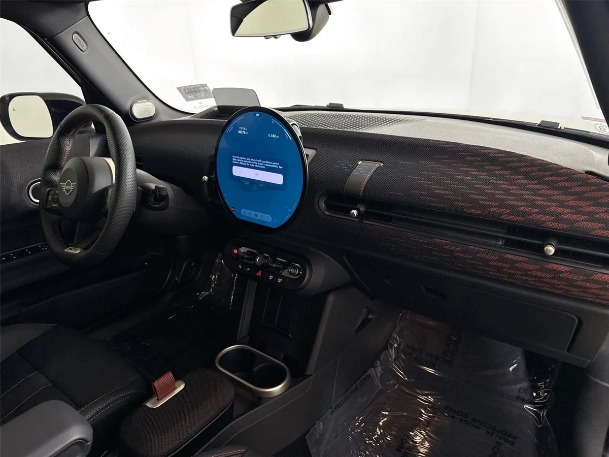 2025 MINI Hardtop 4 Door Cooper S thumbnail 36