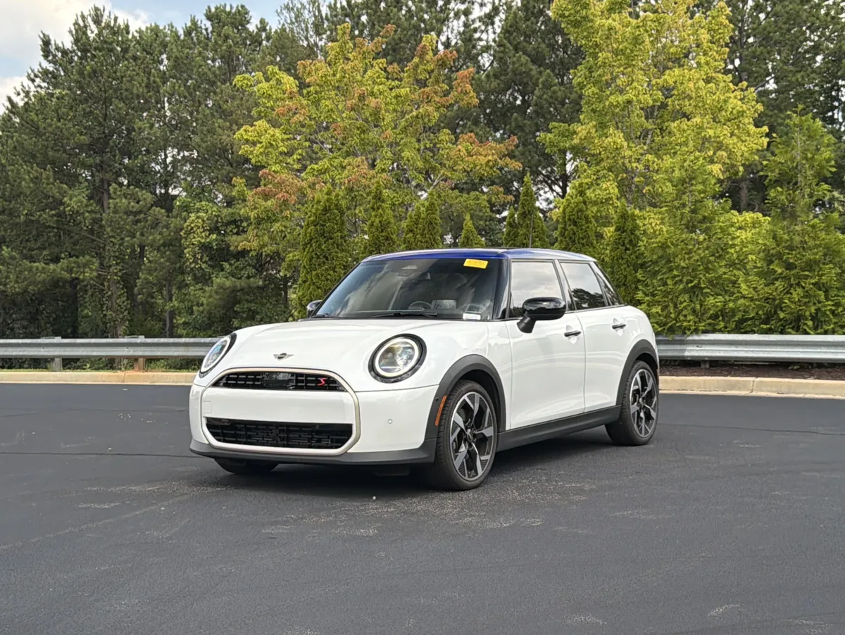 2025 MINI Hardtop 4 Door Cooper S thumbnail 10