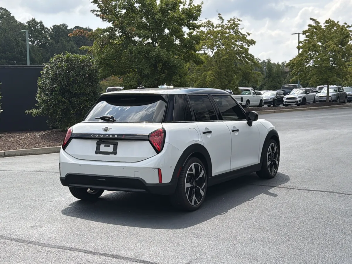 2025 MINI Hardtop 4 Door Cooper S thumbnail 2