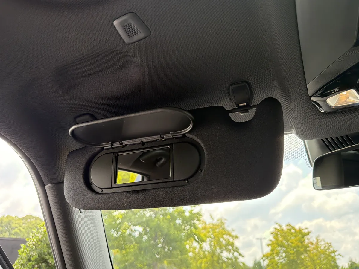 2025 MINI Hardtop 4 Door Cooper S thumbnail 24