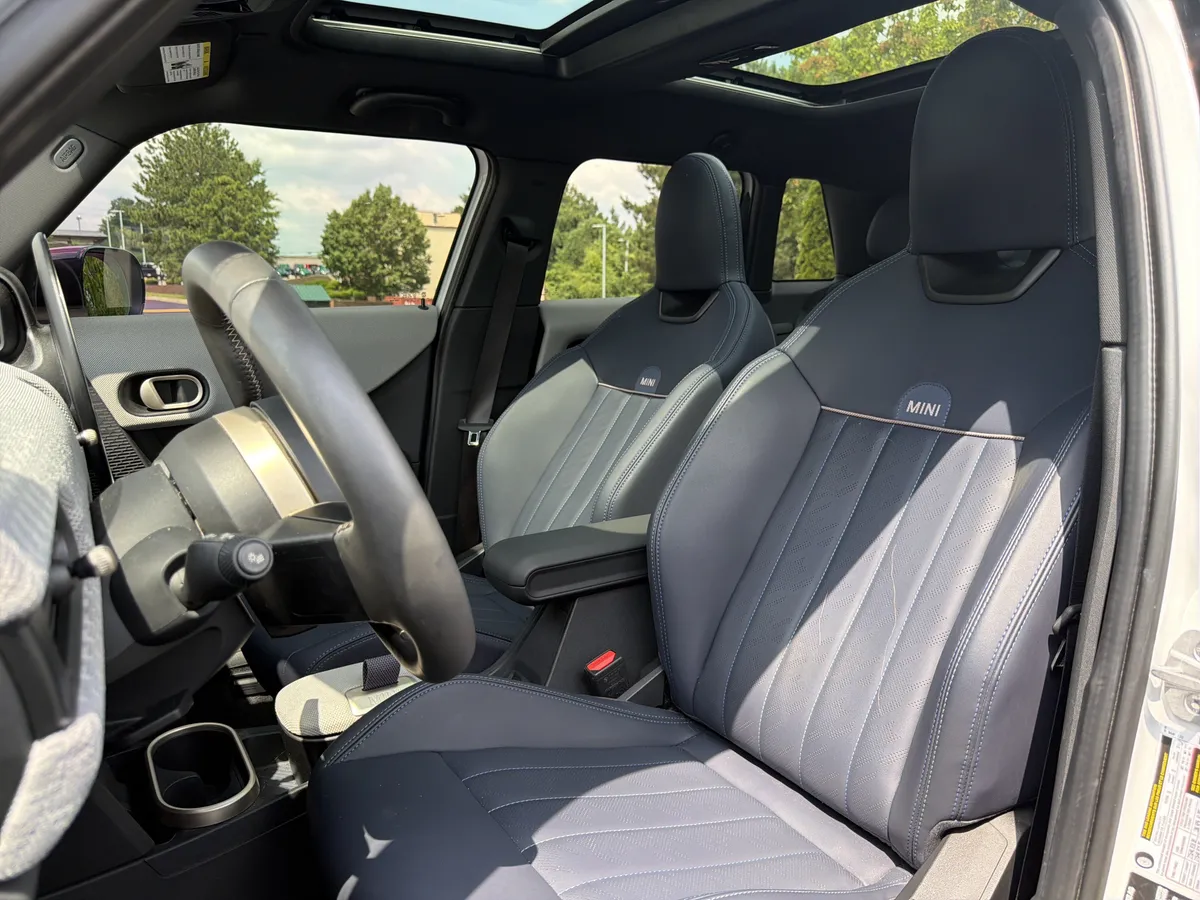 2025 MINI Hardtop 4 Door Cooper S thumbnail 6