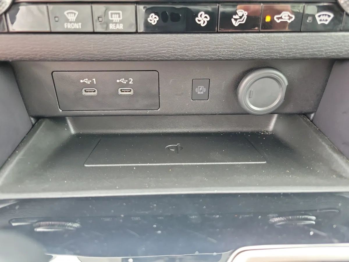2025 Mitsubishi Outlander SE thumbnail 13