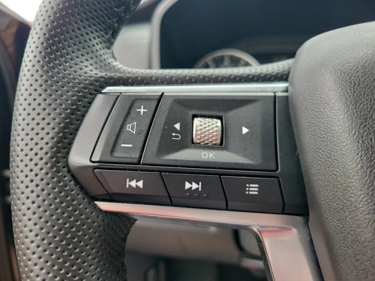 2025 Mitsubishi Outlander SE thumbnail 17