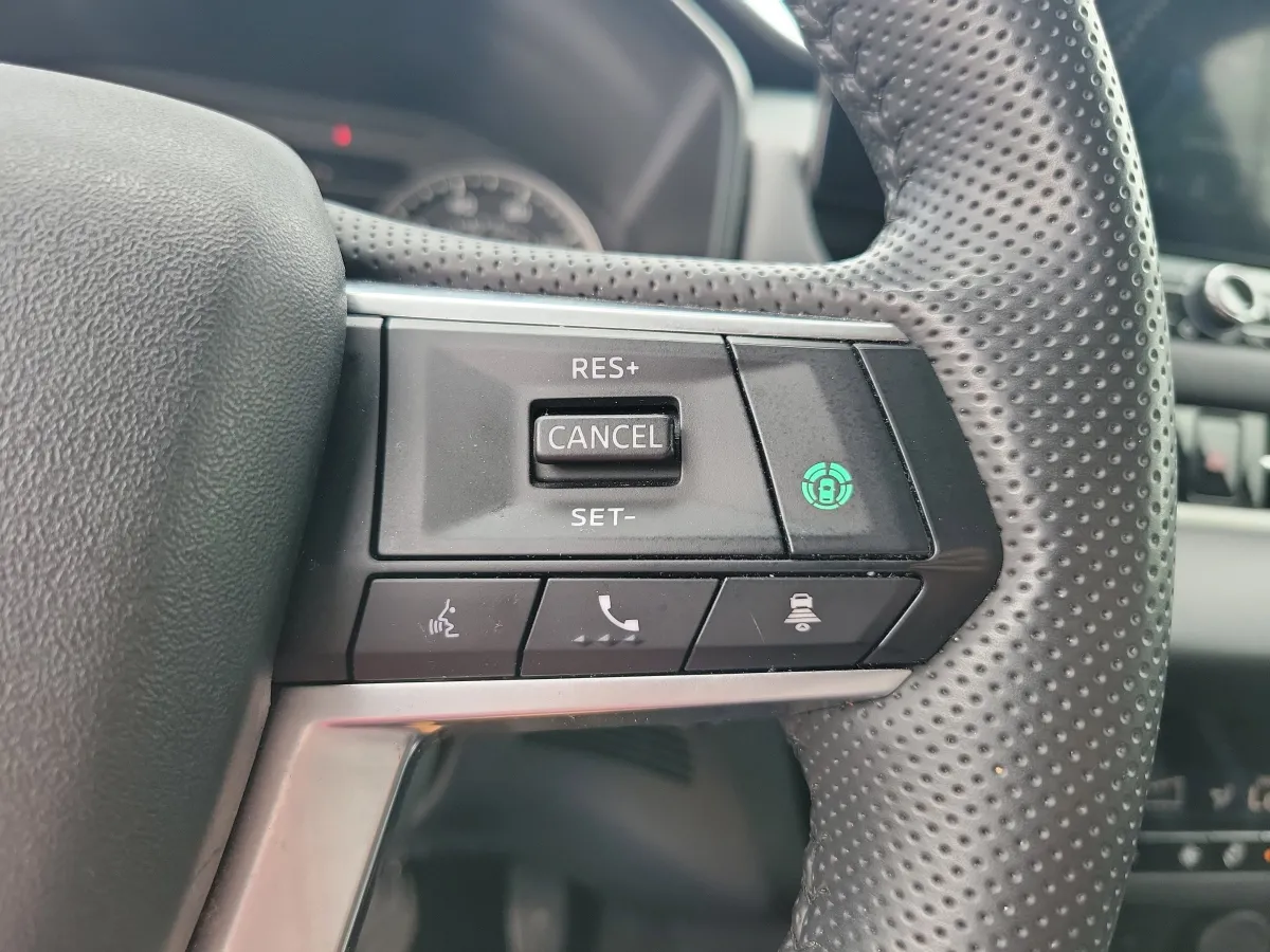 2025 Mitsubishi Outlander SE thumbnail 18