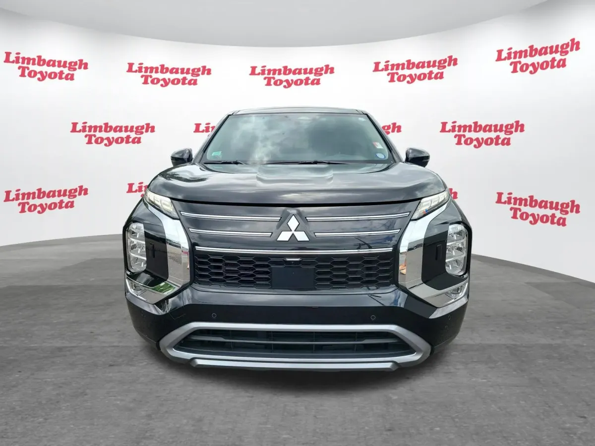 2025 Mitsubishi Outlander SE thumbnail 21
