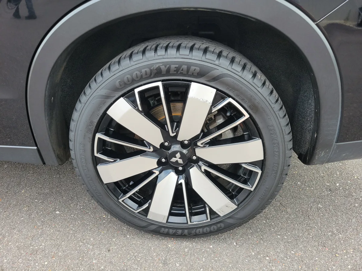 2025 Mitsubishi Outlander SE thumbnail 27