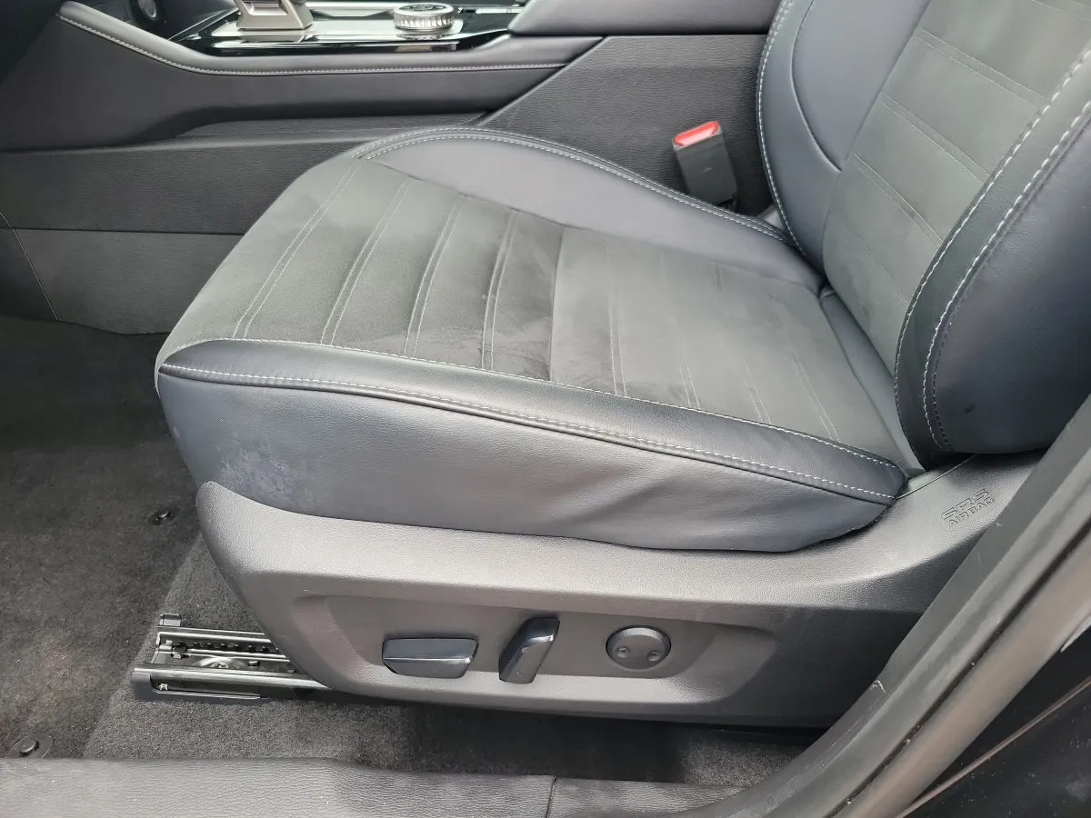 2025 Mitsubishi Outlander SE thumbnail 6