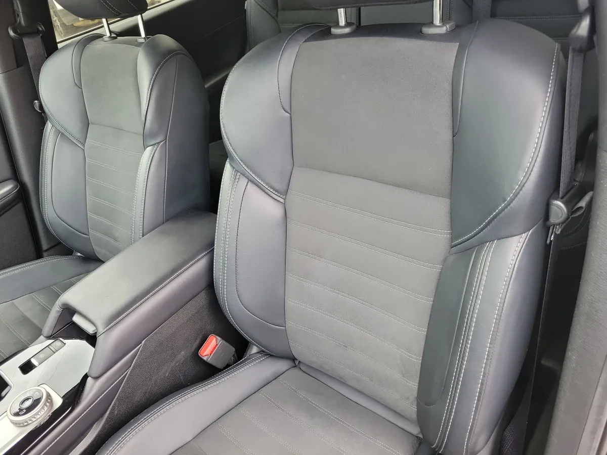 2025 Mitsubishi Outlander SE thumbnail 7