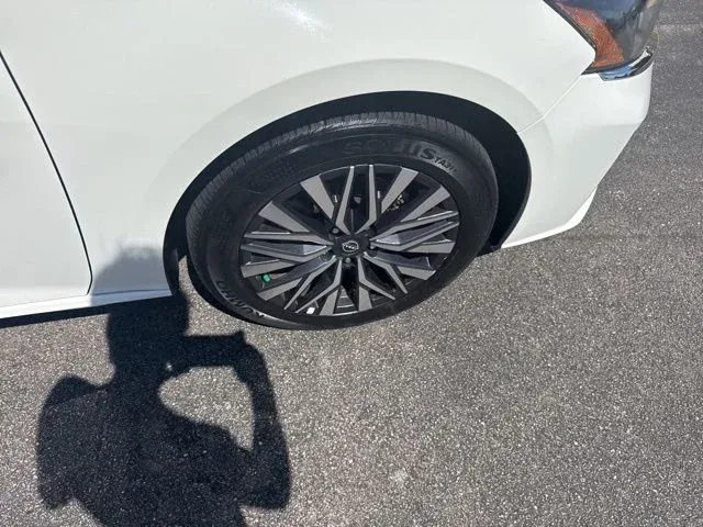 2025 Nissan Altima 2.5 SV thumbnail 10