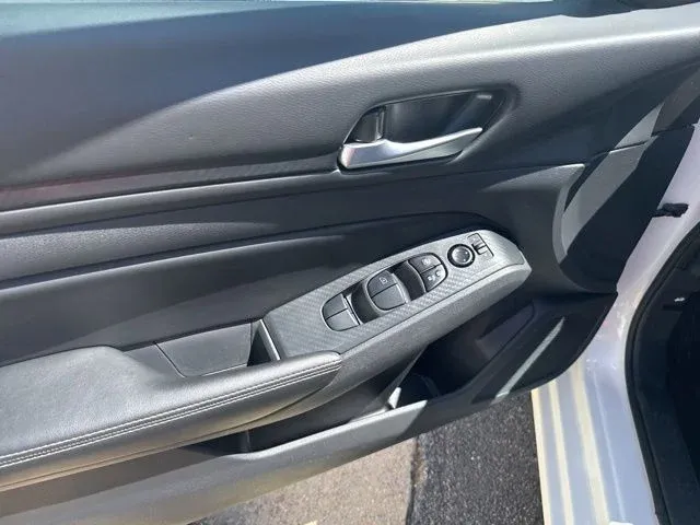 2025 Nissan Altima 2.5 SV thumbnail 20