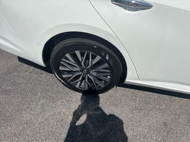 2025 Nissan Altima 2.5 SV thumbnail 9
