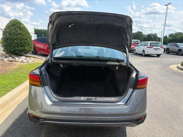 2025 Nissan Altima 2.5 SV thumbnail 13