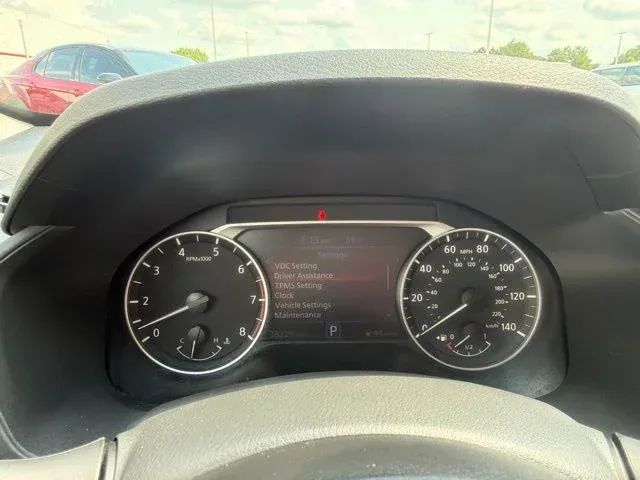 2025 Nissan Altima 2.5 SV thumbnail 31
